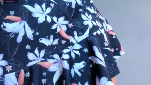 Snapshot of luxylux_ chatting on 04-18-26, 12:03 Luxy Lux online show from 04-18-26, 12:03