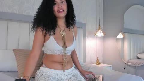 Snapshot of luxylux_ chatting on 04-23-26, 12:56 Luxy Lux online show from 04-23-26, 12:56