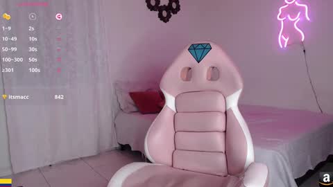 Snapshot of luzesmeraldaw chatting on 02-12-25, 03:49 luz  online 9pm hora colombia online show from 02-12-25, 03:49