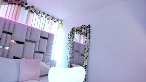 lya_brown online show from 11-21-25, 12:15