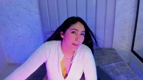 LYA DUBOIS  online show from 04-19-26, 01:21