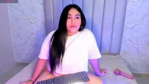 LYA DUBOIS  online show from 05-01-26, 09:19