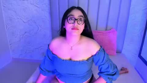 LYA DUBOIS  online show from 07-04-26, 07:20