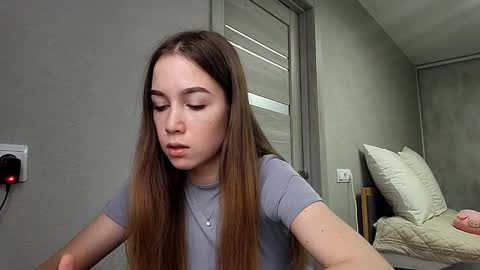 Mia online show from 12-20-25, 04:30