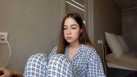 Mia online show from 12-23-25, 06:11