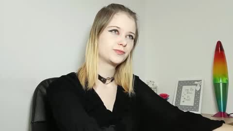 Snapshot of lydiasunny chatting on 09-17-25, 06:31 Lydia online show from 09-17-25, 06:31