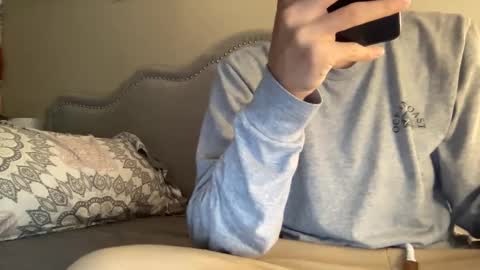 Snapshot of lylajades chatting on 01-15-25, 07:12 Olivia online show from 01-15-25, 07:12