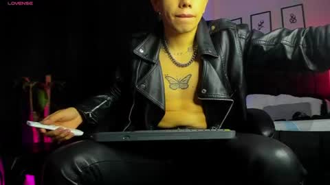Lyle Bennett Freelance Model online show from 07-24-26, 12:03