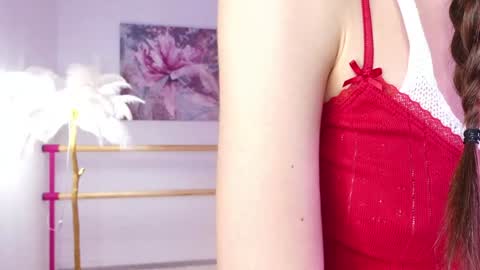 Lyly   online show from 01-18-25, 05:41