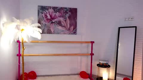 Lyly   online show from 02-15-25, 05:41