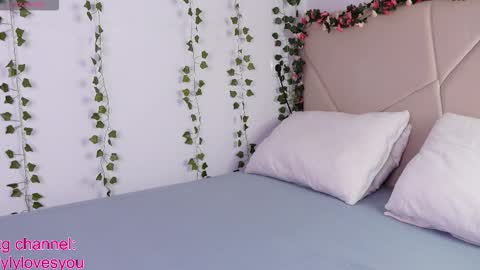 Lyly   online show from 09-19-25, 05:42