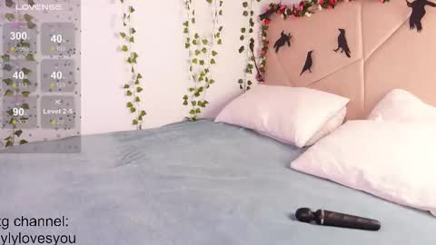 Lyly   online show from 10-25-25, 05:48