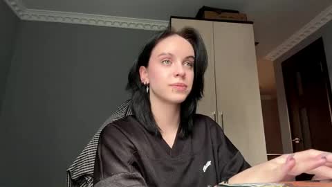 Eva online show from 05-17-26, 10:11