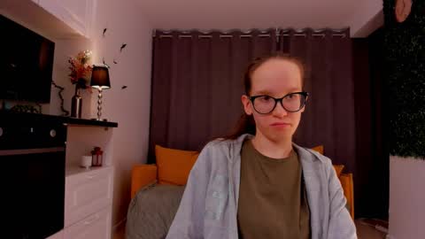 Sara online show from 02-22-25, 10:20