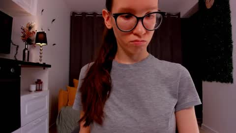 Sara online show from 02-24-25, 01:57