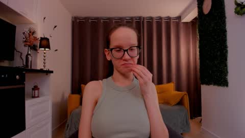 Sara online show from 03-03-25, 01:21