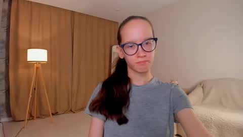 Sara online show from 10-14-25, 04:19