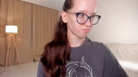 Sara online show from 10-17-25, 04:20