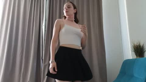 Snapshot of lynn_frank chatting on 06-04-26, 11:38 Eva online show from 06-04-26, 11:38