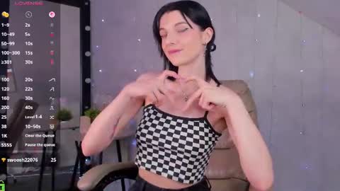 Snapshot of lynn_martin chatting on 06-13-26, 12:30 Lynn online show from 06-13-26, 12:30
