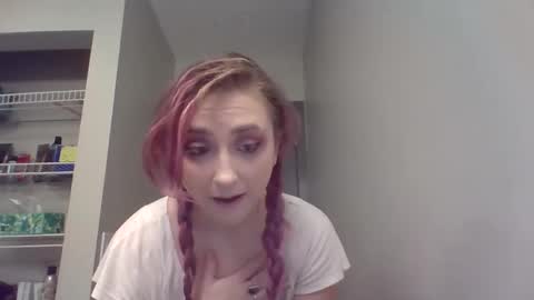 Lynn  online show from 01-31-26, 07:34