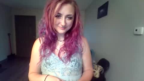 Snapshot of lynnkitten69000 chatting on 04-14-26, 11:33 Lynn online show from 04-14-26, 11:33