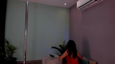 lynnsam_ online show from 02-04-25, 02:07