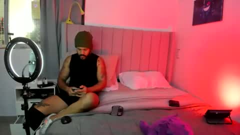 Lyon Dark online show from 01-06-26, 06:44