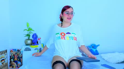 Snapshot of lyracarter chatting on 05-25-26, 11:22 Lyra Carter online show from 05-25-26, 11:22