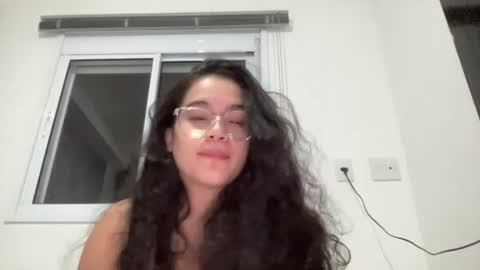 Snapshot of lyz_guzman chatting on 06-10-26, 03:29 lyz_guzman online show from 06-10-26, 03:29