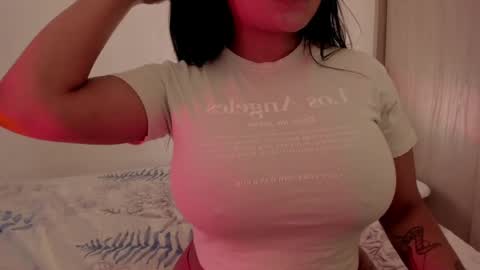 Snapshot of m1emilia chatting on 05-23-26, 02:43 Emilia online show from 05-23-26, 02:43