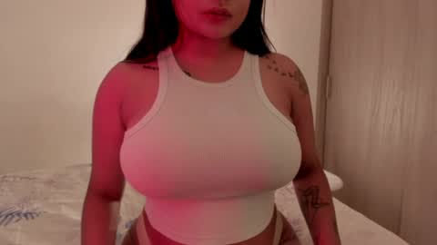 Snapshot of m1emilia chatting on 05-28-26, 02:03 Emilia online show from 05-28-26, 02:03