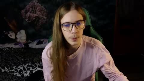 Snapshot of m1shq chatting on 03-05-25, 10:21 m1shq online show from 03-05-25, 10:21