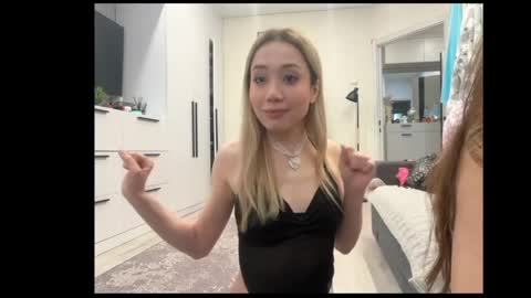 m1umiu online show from 04-18-26, 02:54