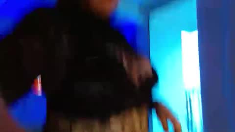 Snapshot of m33li chatting on 03-23-26, 10:58 Meli online show from 03-23-26, 10:58