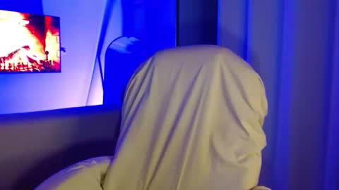 Snapshot of m33li chatting on 04-07-26, 12:44 Meli online show from 04-07-26, 12:44