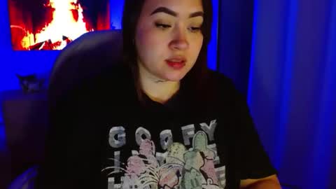 Snapshot of m33li chatting on 04-12-26, 01:10 Meli online show from 04-12-26, 01:10