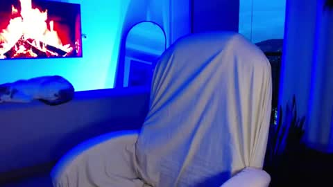 Snapshot of m33li chatting on 05-18-26, 11:21 Meli online show from 05-18-26, 11:21
