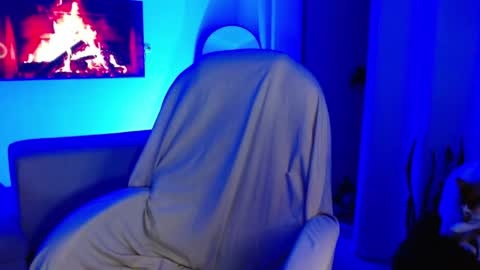 Snapshot of m33li chatting on 05-26-26, 01:23 Meli online show from 05-26-26, 01:23