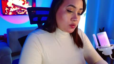 Snapshot of m33li chatting on 06-07-26, 09:18 Meli online show from 06-07-26, 09:18