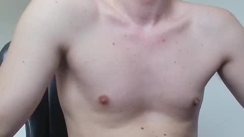 Snapshot of m3n1c chatting on 02-12-26, 09:15 m3n1c online show from 02-12-26, 09:15