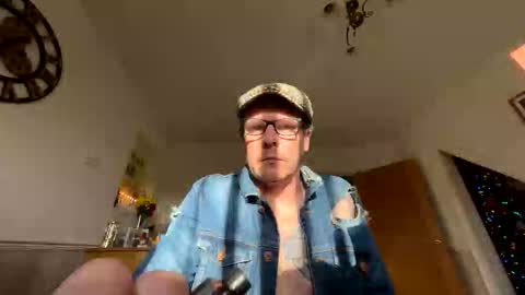 Snapshot of m536327 chatting on 12-19-25, 12:45 Fantasy guy online show from 12-19-25, 12:45