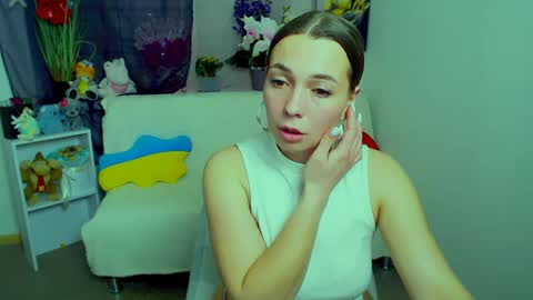 Vikki online show from 04-19-26, 06:10