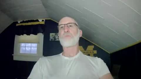 Snapshot of mac8181 chatting on 01-18-25, 12:04 mac8181 online show from 01-18-25, 12:04