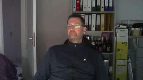 macfly67 online show from 11-08-25, 03:34