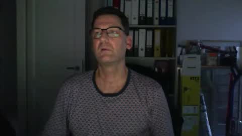 macfly67 online show from 02-08-26, 06:50