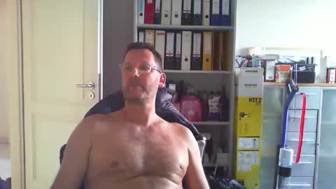 macfly67 online show from 04-09-26, 05:29