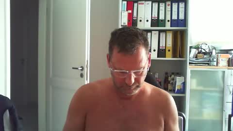 macfly67 online show from 06-01-26, 04:58