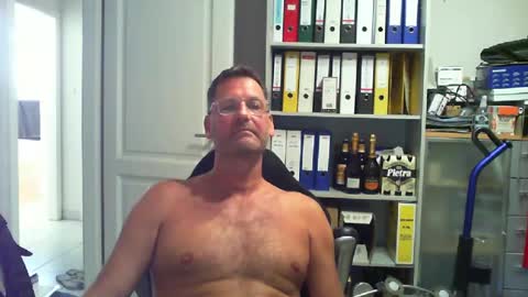 macfly67 online show from 07-12-26, 02:41