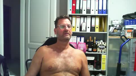 macfly67 online show from 07-23-26, 09:35